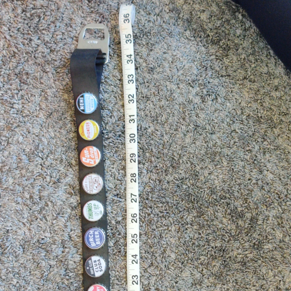 Little Earth Bottlecap Seatbelt Buckle Rubber Belt - Picture 4 of 4